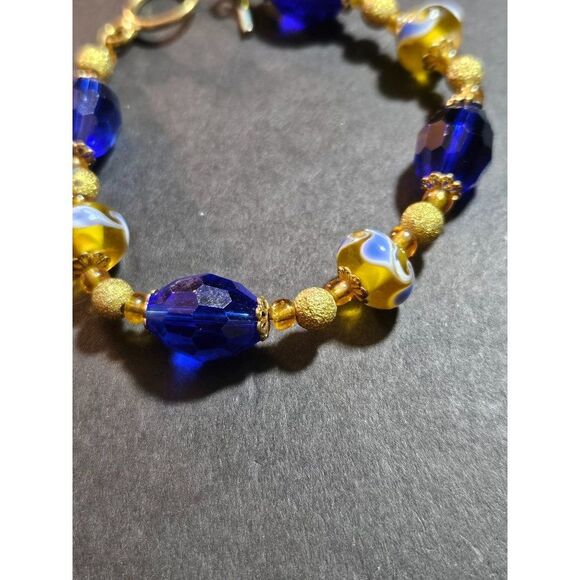 Blue and gold beaded bracelet - Picture 5 of 12